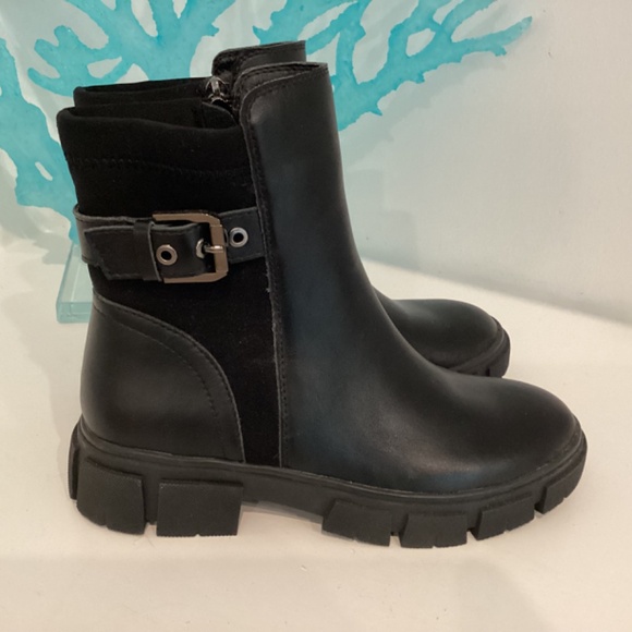 Blondo Waterproof Ankle Black Chelsea Zipper Boots Women’s Sz 7 NEW - Picture 9 of 12